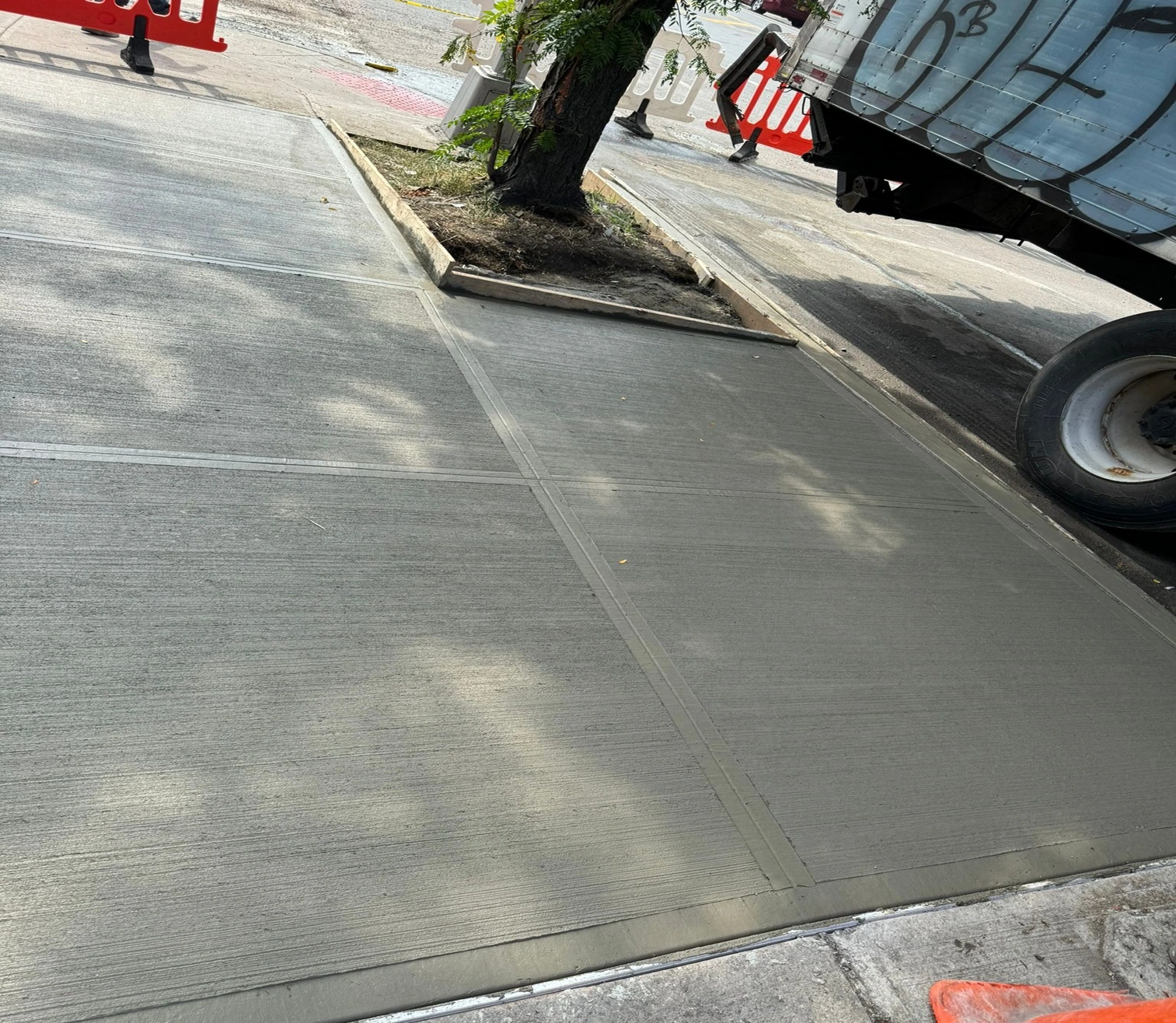 Concrete Sidewalk installation in Manhattan